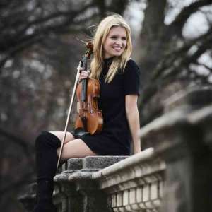 Laura Zimmerman – Violine, E-Geige